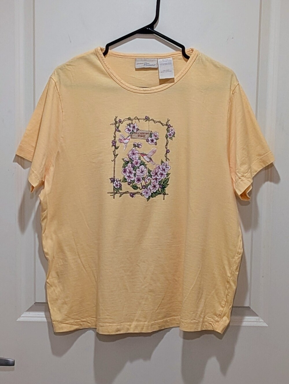 GUC 90s Penmans XL Vintage Butter Yellow Tee with Flower and Hummingbird Print